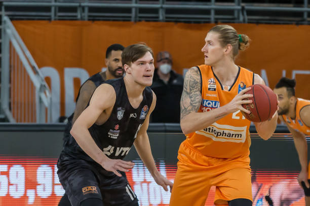 不少人将他 不少人将他